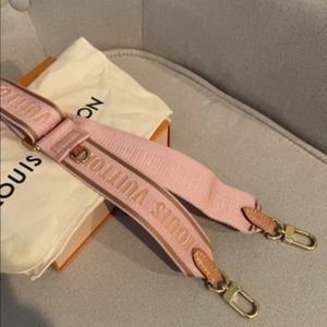 Louis Vuitton multi pouchette strap